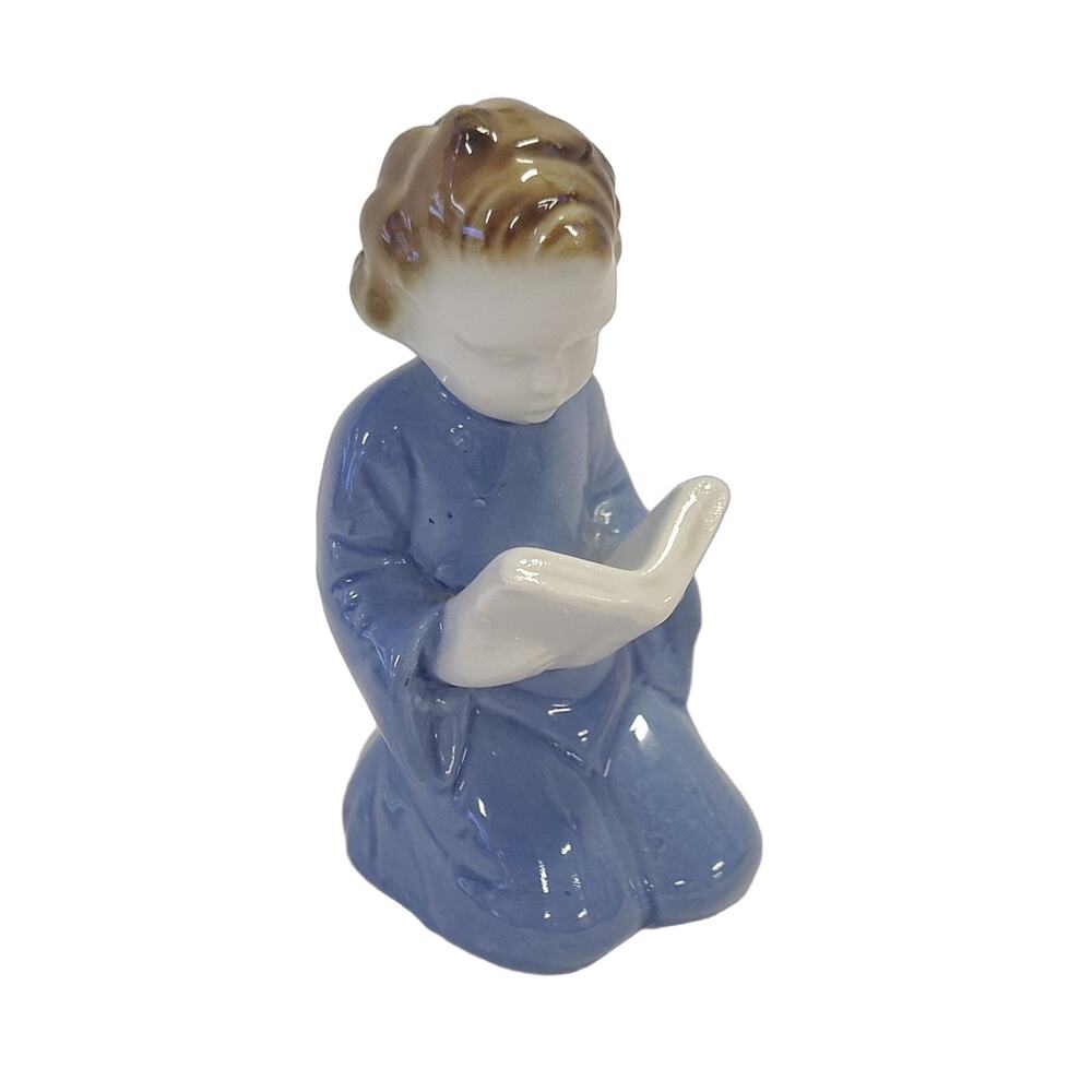 Metzler Ortloff Porcelain Figurine Child Reading Small Traditional Statue